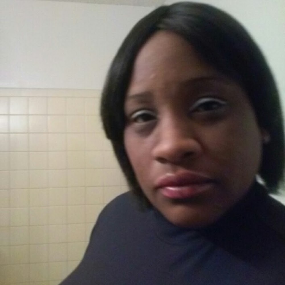 Meet your Posher, Stephanie d.